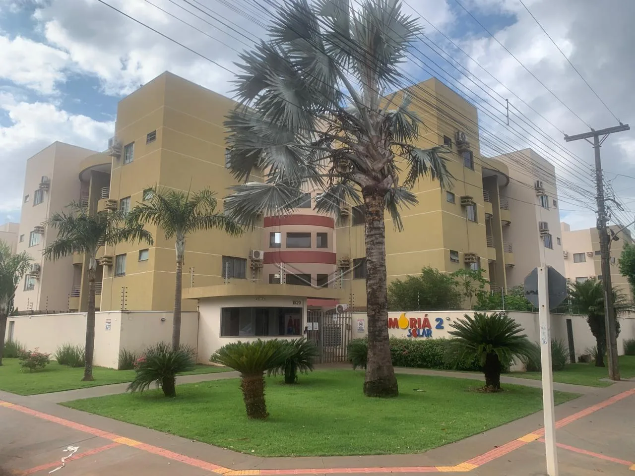 Alugar Apartamento / Padr&atilde;o em Condom&iacute;nio em Dourados R$ 2.250,00 - Foto 1