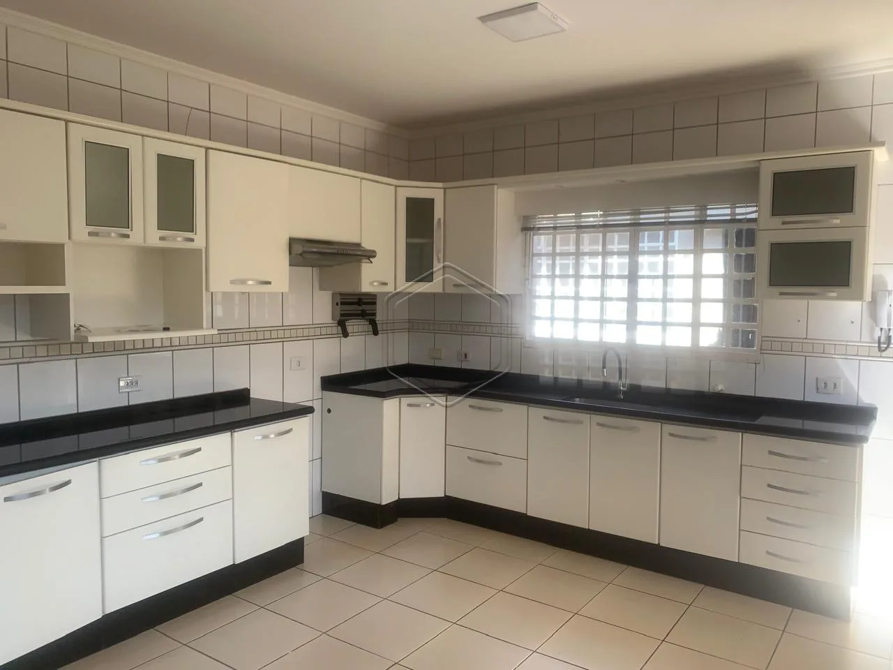 Alugar Casa Residencial / Padr&atilde;o em Dourados R$ 3.900,00 - Foto 4