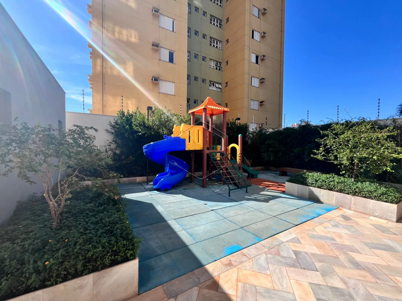 Alugar Apartamento / Padr&atilde;o em Condom&iacute;nio em Dourados R$ 5.500,00 - Foto 26