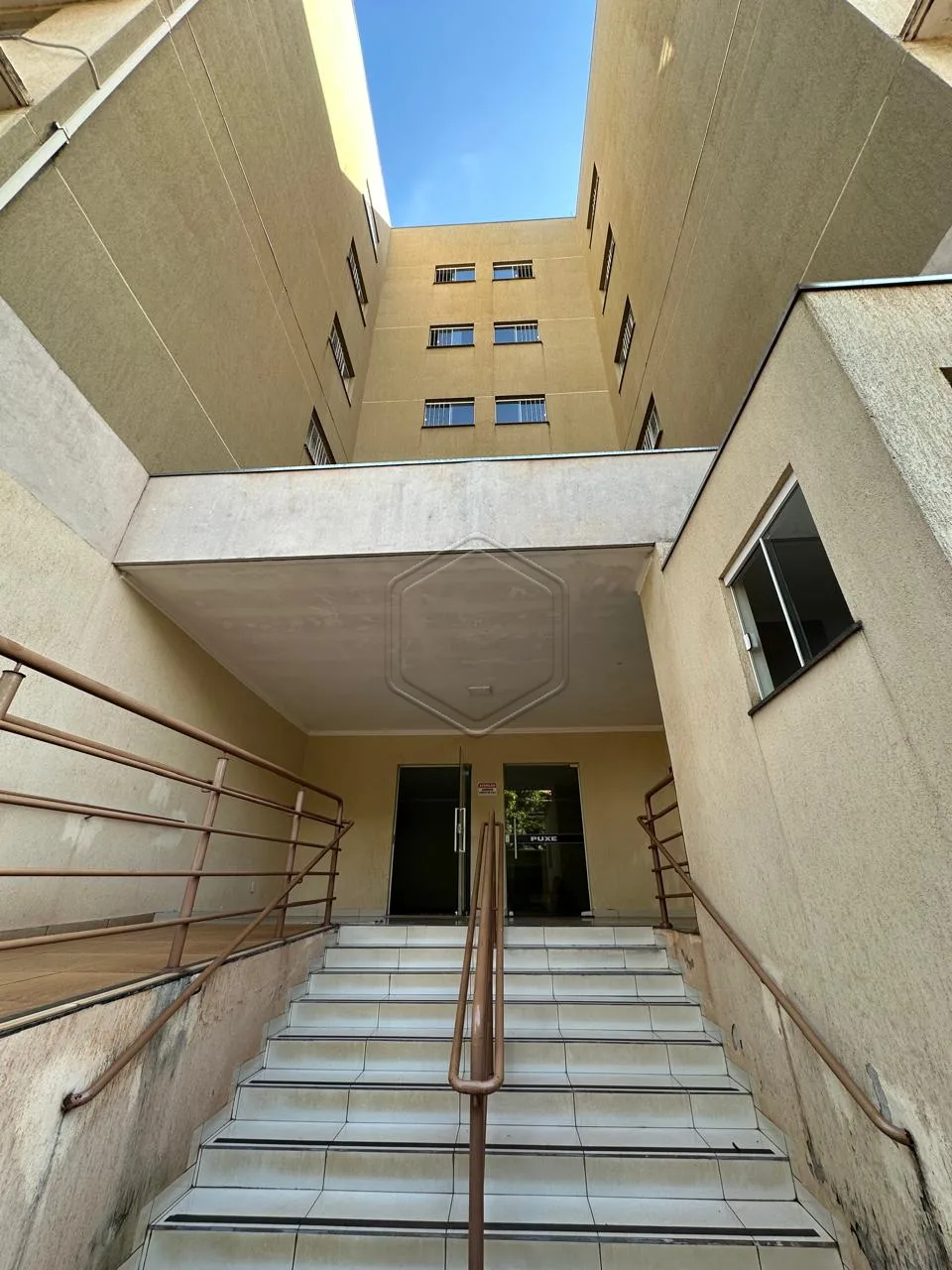 Alugar Apartamento / Padr&atilde;o em Condom&iacute;nio em Dourados R$ 2.000,00 - Foto 2