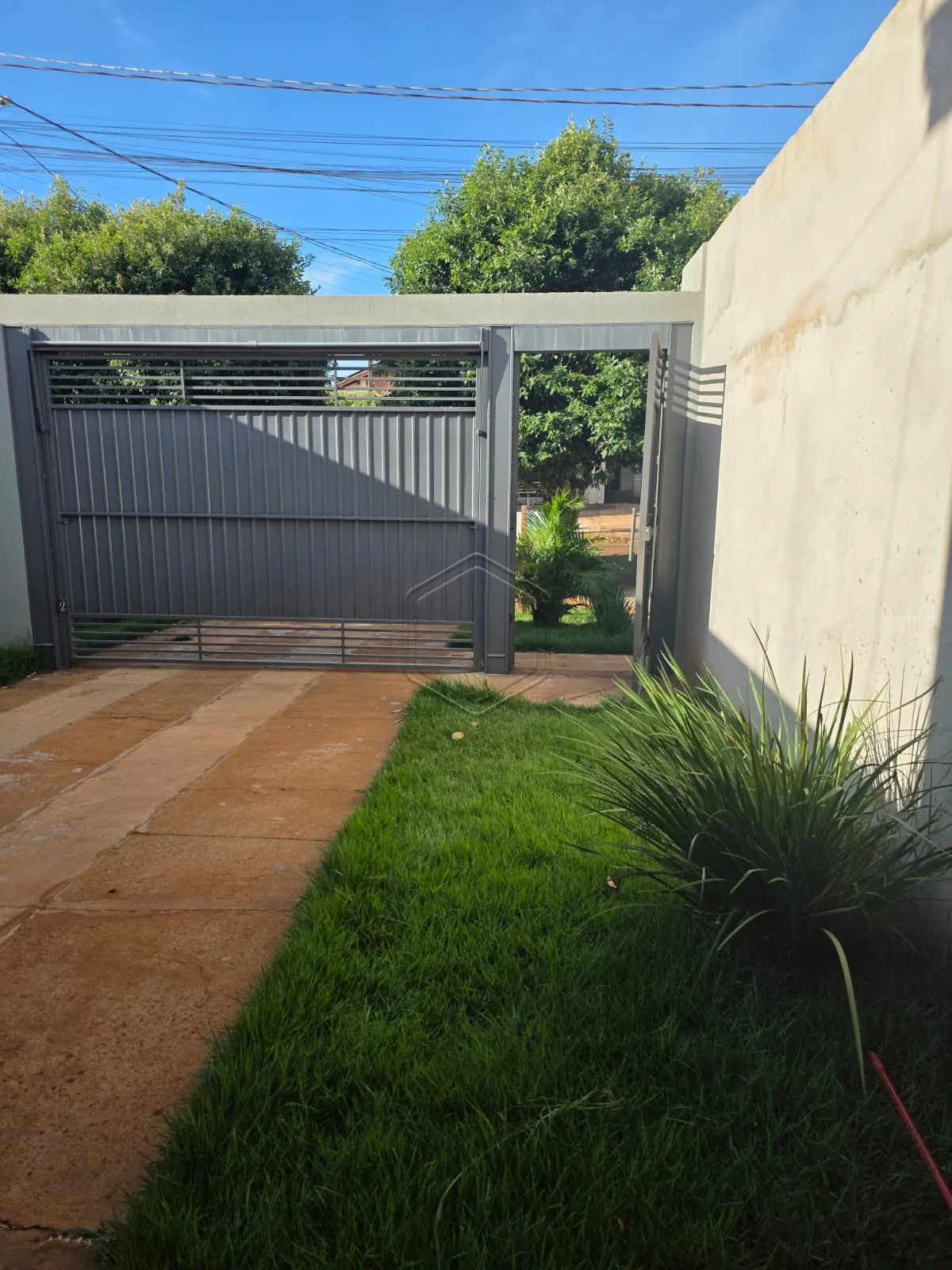 Comprar Casa Residencial / Padr&atilde;o em Dourados R$ 230.000,00 - Foto 2
