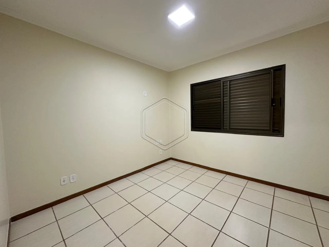 Alugar Casa Residencial / Sobrado em Condom&iacute;nio em Dourados R$ 2.250,00 - Foto 13