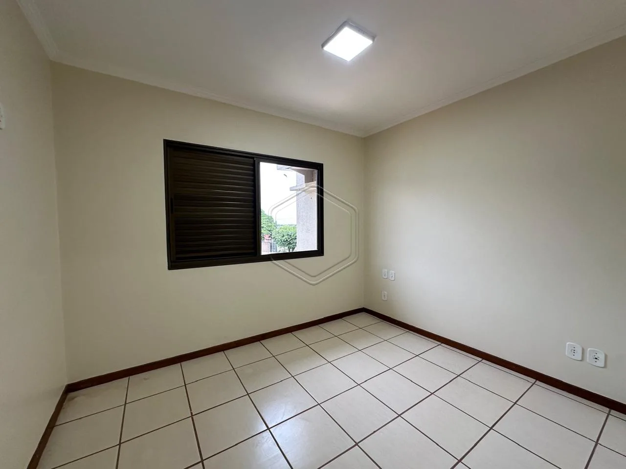 Alugar Casa Residencial / Sobrado em Condom&iacute;nio em Dourados R$ 2.250,00 - Foto 9