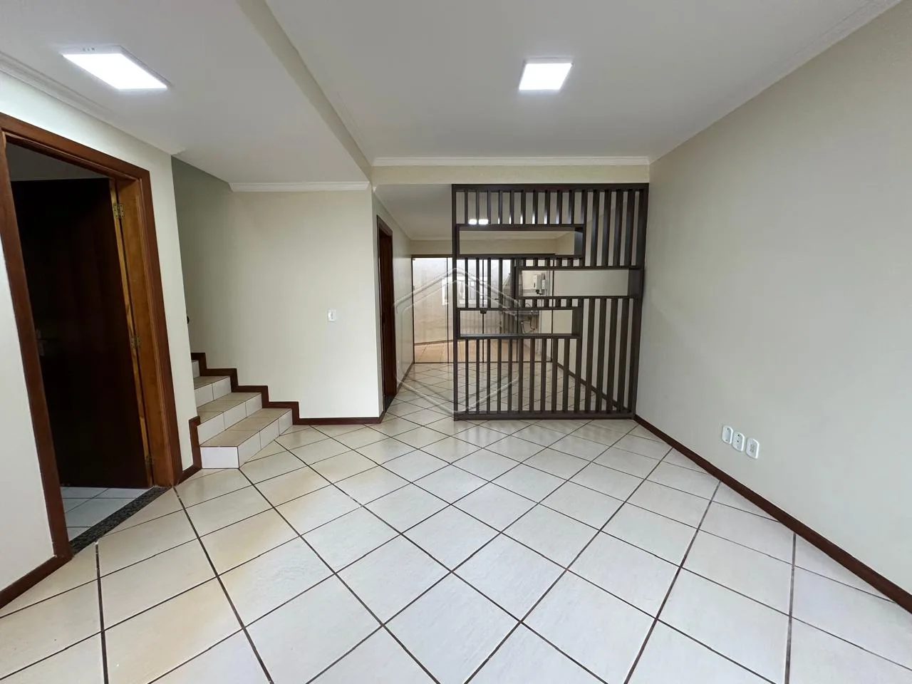 Alugar Casa Residencial / Sobrado em Condom&iacute;nio em Dourados R$ 2.250,00 - Foto 3