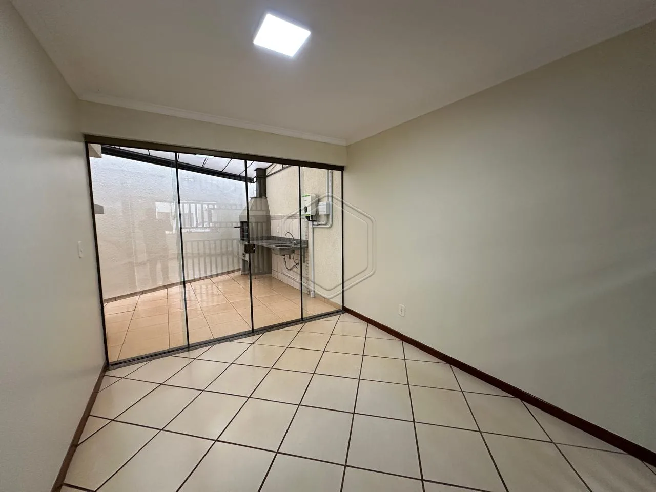 Alugar Casa Residencial / Sobrado em Condom&iacute;nio em Dourados R$ 2.250,00 - Foto 4