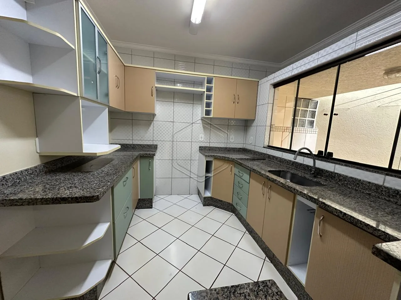 Alugar Casa Residencial / Sobrado em Condom&iacute;nio em Dourados R$ 2.250,00 - Foto 6