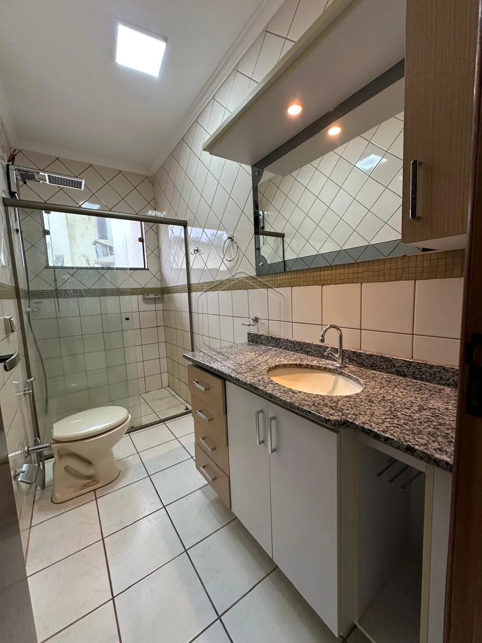 Alugar Casa Residencial / Sobrado em Condom&iacute;nio em Dourados R$ 2.250,00 - Foto 10