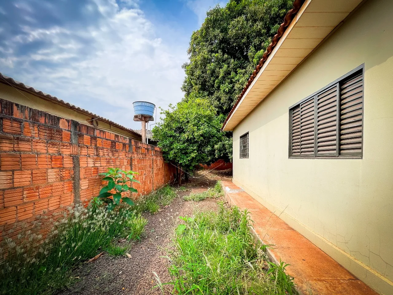 Comprar Casa Residencial / Padr&atilde;o em Dourados R$ 350.000,00 - Foto 6