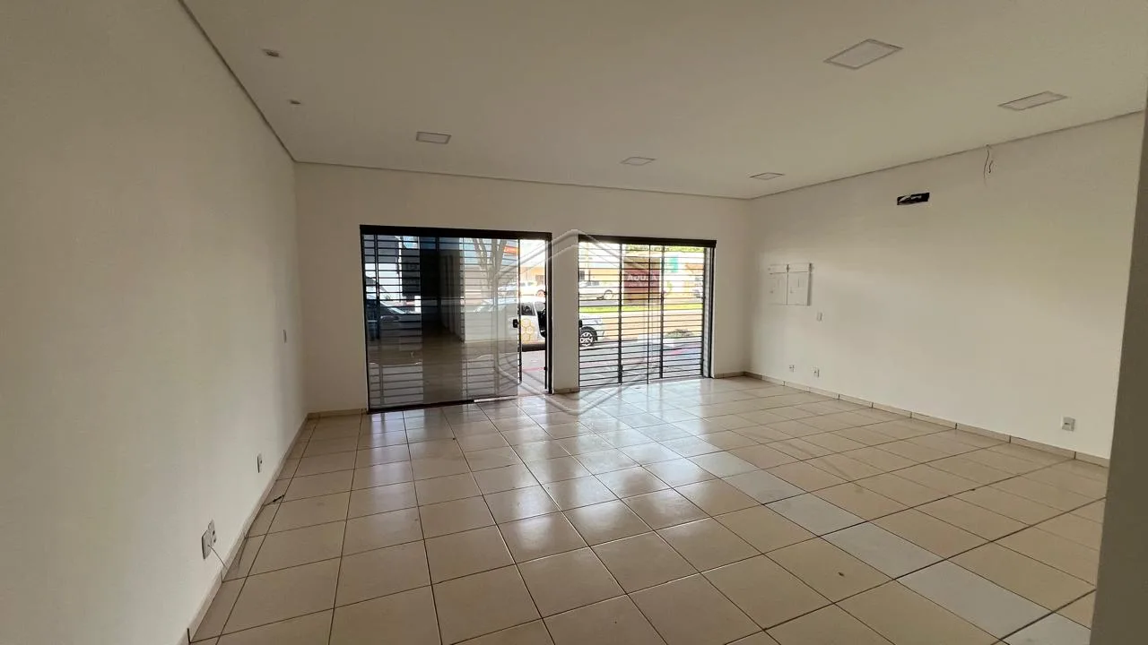 Alugar Comercial / Sal&atilde;o em Dourados R$ 4.000,00 - Foto 2