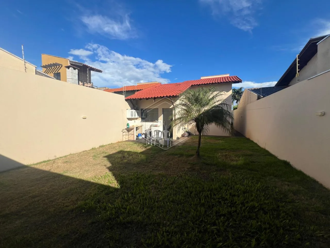 Comprar Casa Residencial / Padr&atilde;o em Dourados R$ 350.000,00 - Foto 5