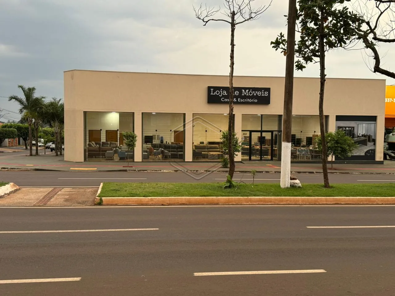 Alugar Comercial / Sal&atilde;o em Dourados R$ 10.000,00 - Foto 2