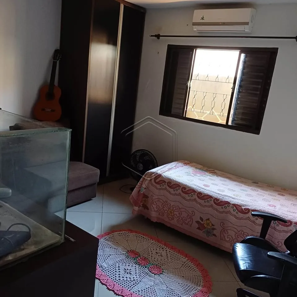 Comprar Casa Residencial / Padr&atilde;o em Dourados R$ 470.000,00 - Foto 6