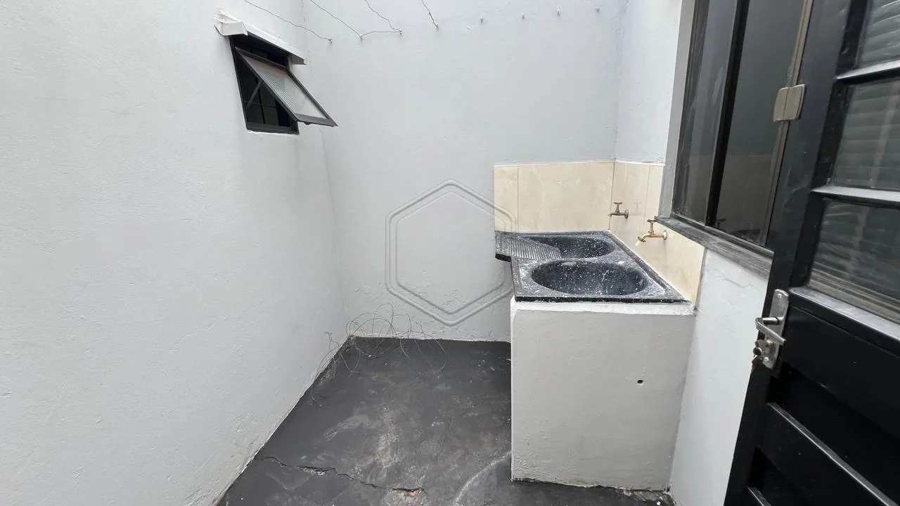 Alugar Casa Residencial / Padr&atilde;o em Dourados R$ 900,00 - Foto 8