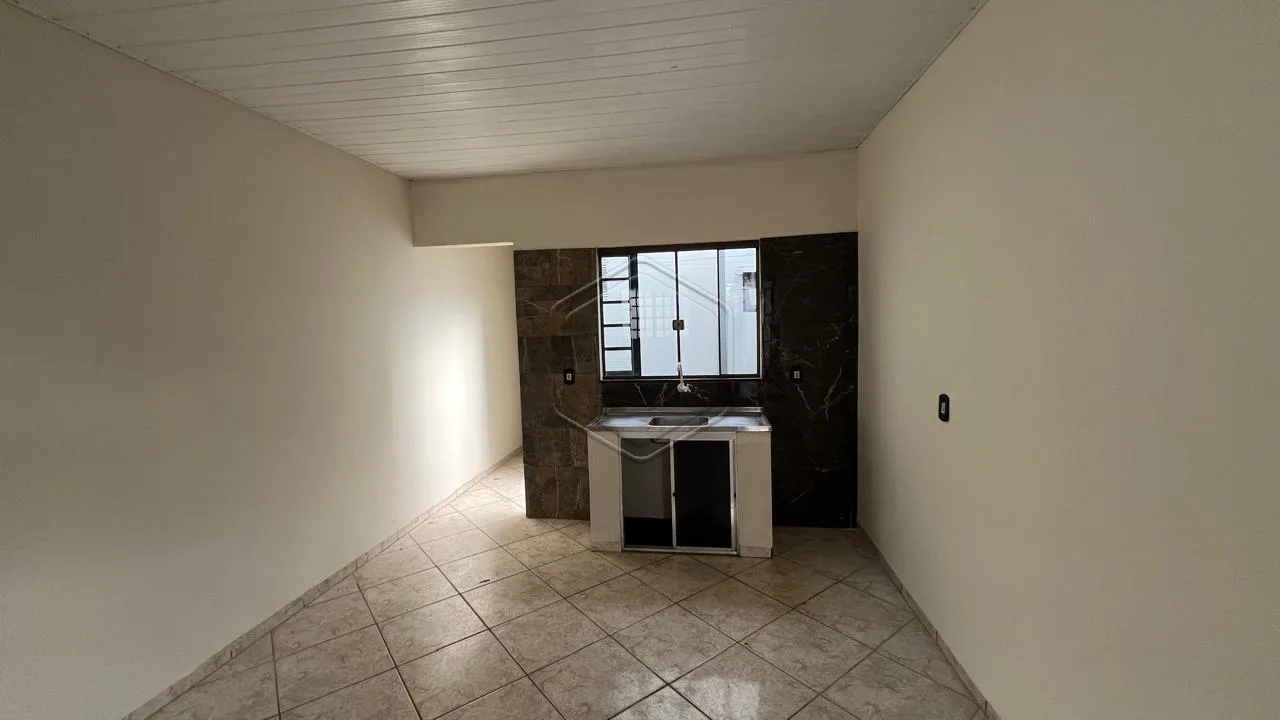 Alugar Casa Residencial / Padr&atilde;o em Dourados R$ 900,00 - Foto 3
