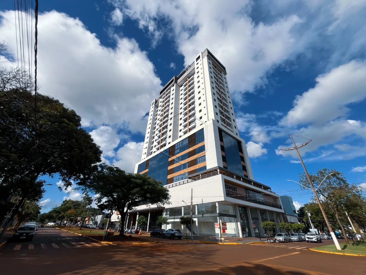 Alugar Apartamento / Luxo em Condom&iacute;nio em Dourados R$ 2.600,00 - Foto 1
