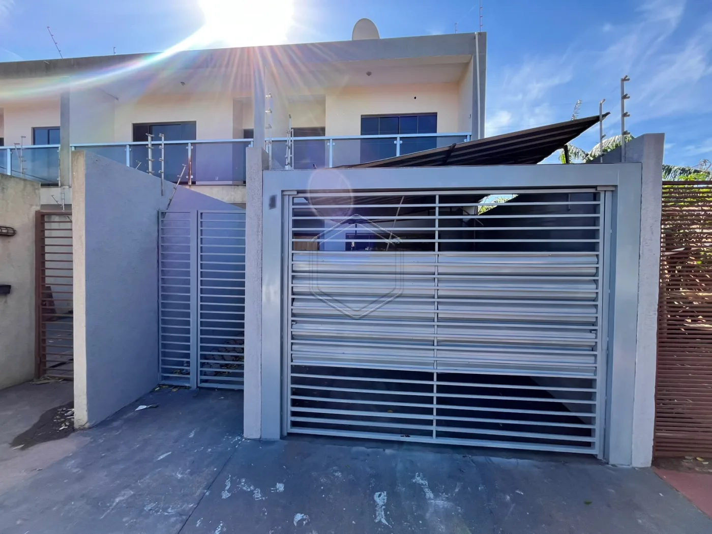 Alugar Casa Residencial / Sobrado em Dourados R$ 1.700,00 - Foto 1