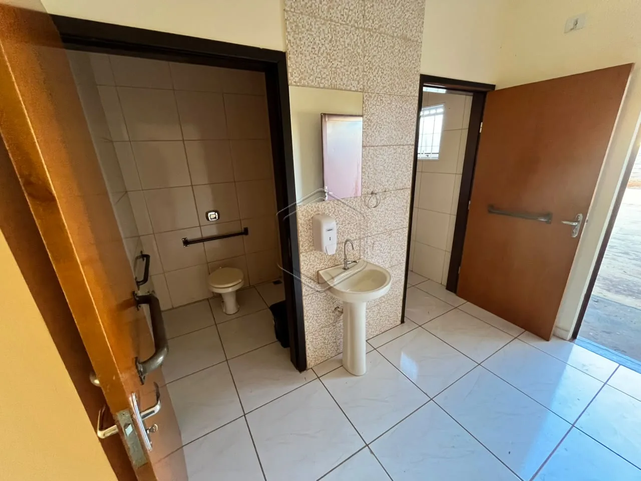 Alugar Comercial / Sal&atilde;o em Dourados R$ 2.800,00 - Foto 5