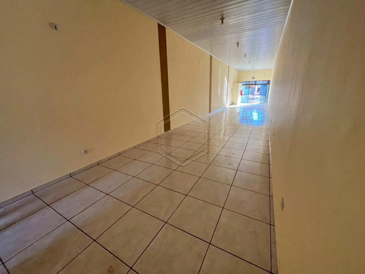 Alugar Comercial / Sal&atilde;o em Dourados R$ 2.800,00 - Foto 3