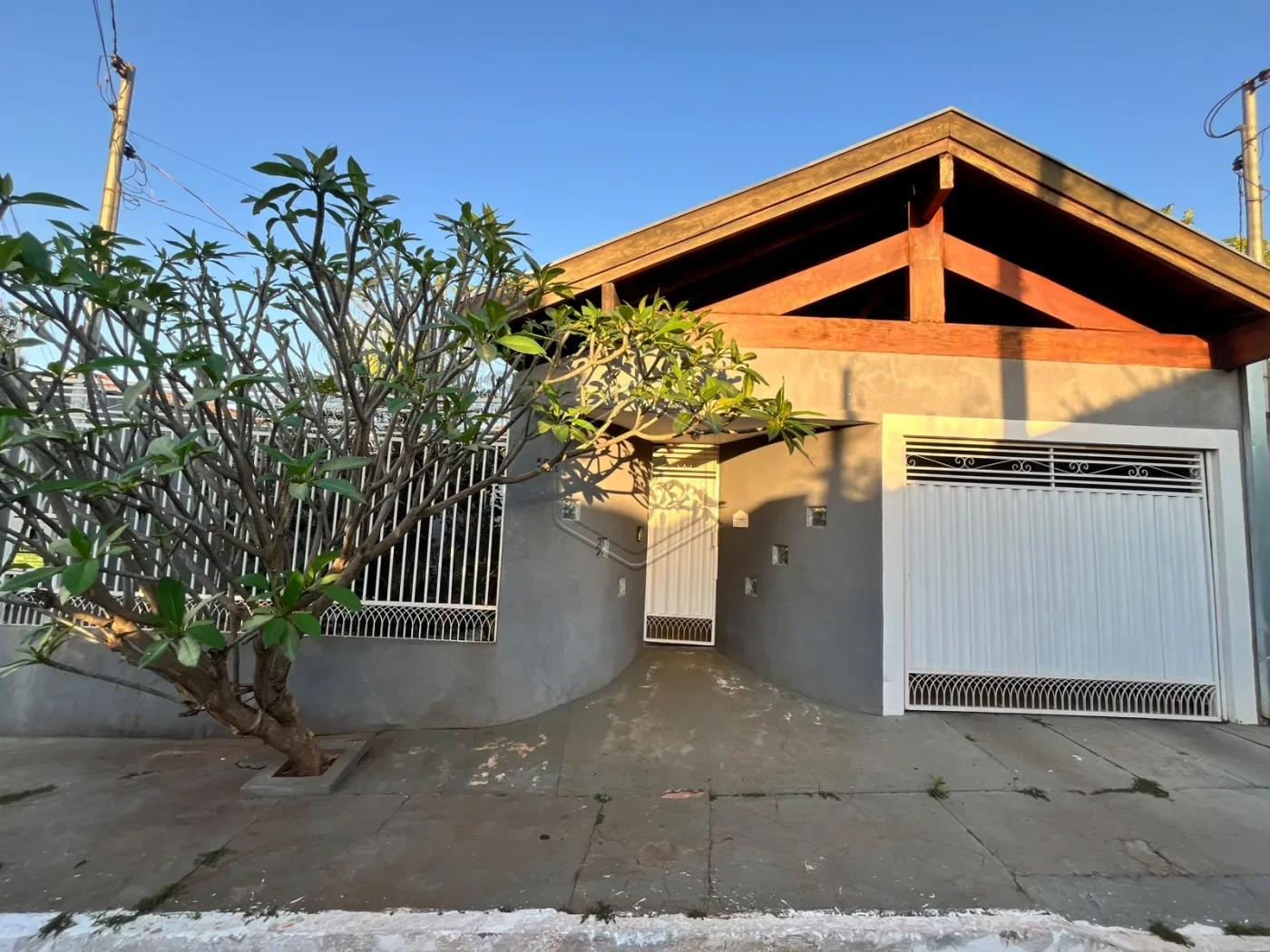 Alugar Casa Residencial / Condom&iacute;nio em Dourados R$ 3.500,00 - Foto 1
