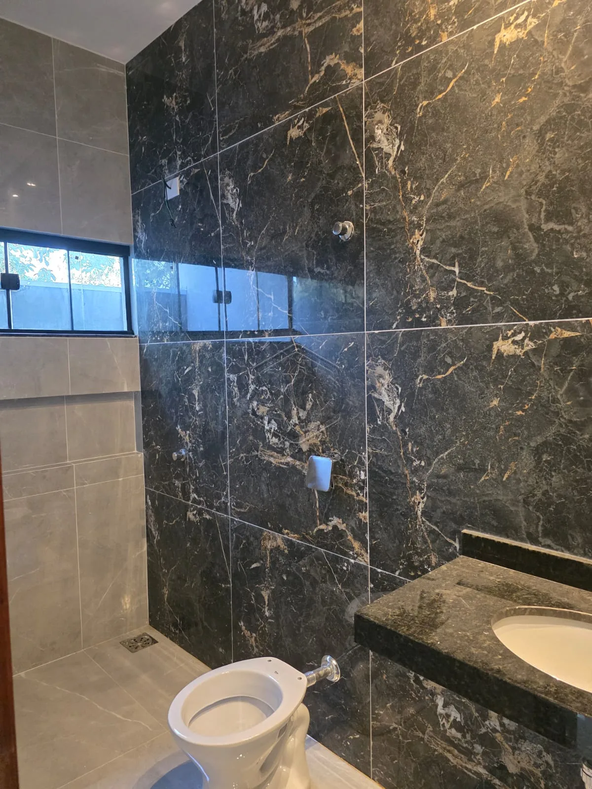 Comprar Casa Residencial / Padr&atilde;o em Dourados R$ 460.000,00 - Foto 3