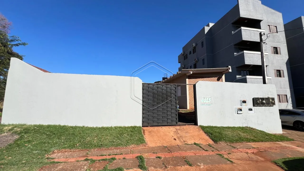 Alugar Casa Residencial / Padr&atilde;o em Dourados R$ 1.000,00 - Foto 1