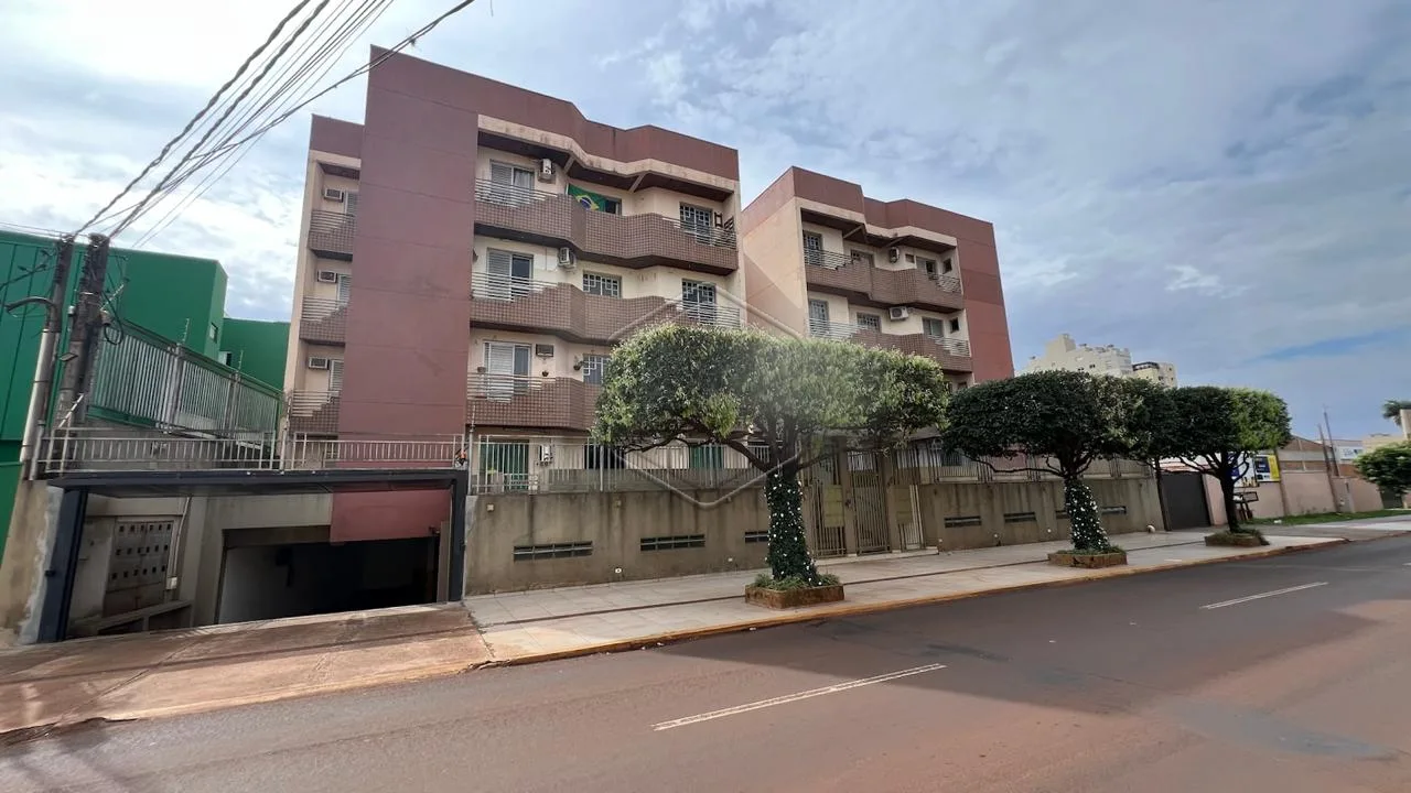 Alugar Apartamento / Padr&atilde;o em Condom&iacute;nio em Dourados R$ 2.800,00 - Foto 1