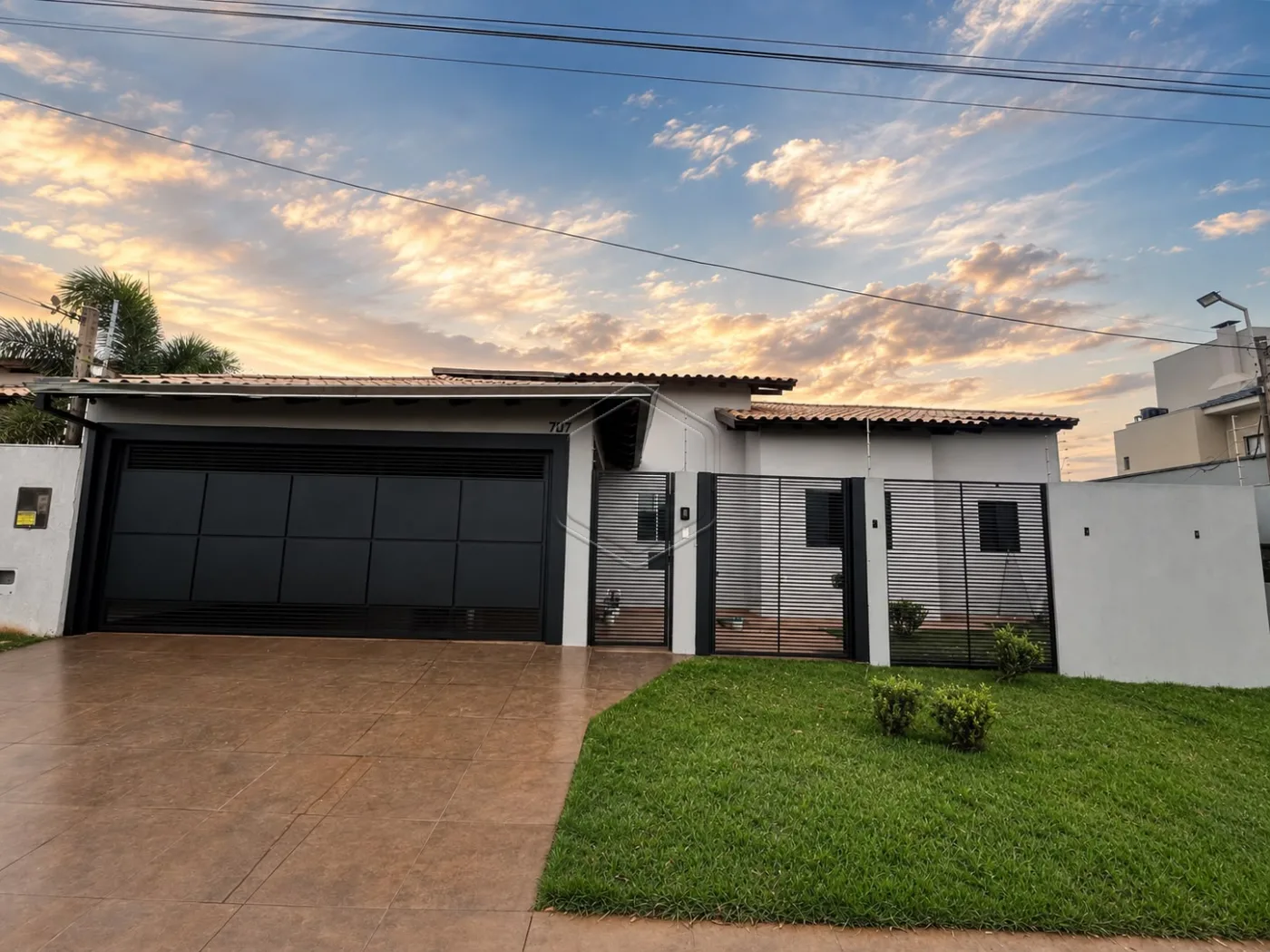 Alugar Casa Residencial / Padr&atilde;o em Dourados R$ 3.400,00 - Foto 1