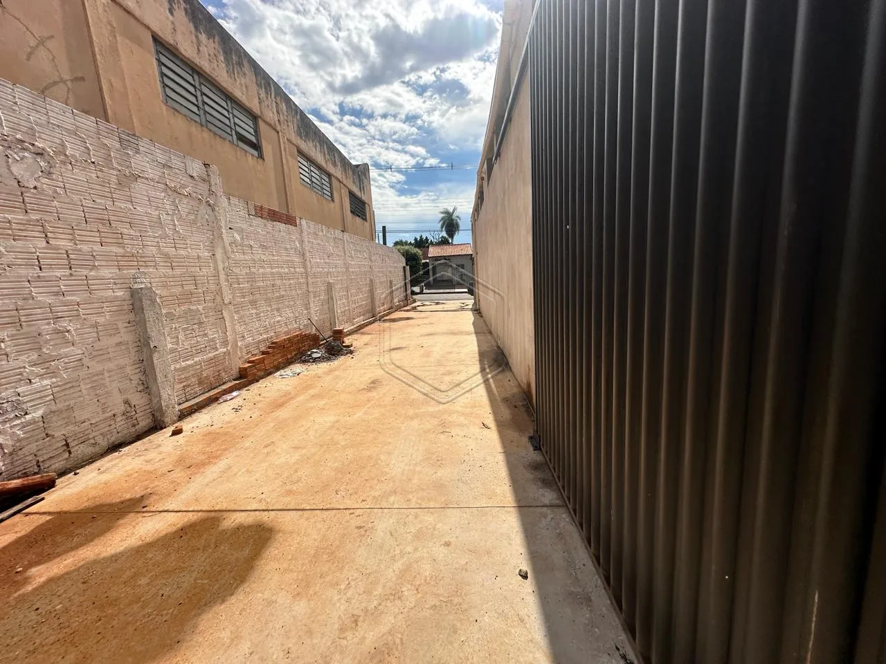 Alugar Comercial / Ponto Comercial em Dourados R$ 1.800,00 - Foto 3