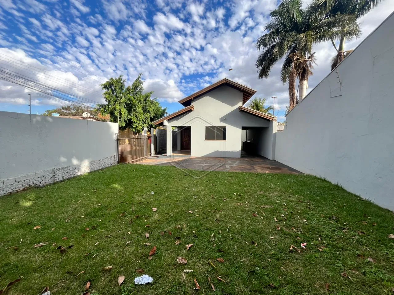 Alugar Casa Residencial / Padr&atilde;o em Dourados R$ 2.300,00 - Foto 11