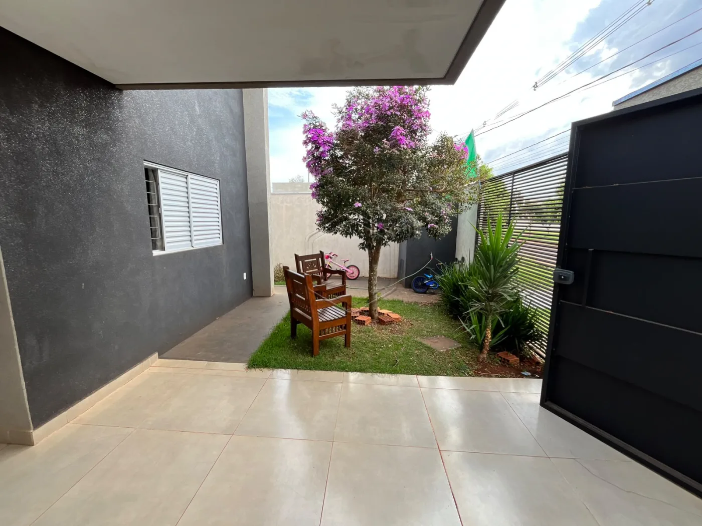 Alugar Casa Residencial / Padr&atilde;o em Dourados R$ 3.000,00 - Foto 3