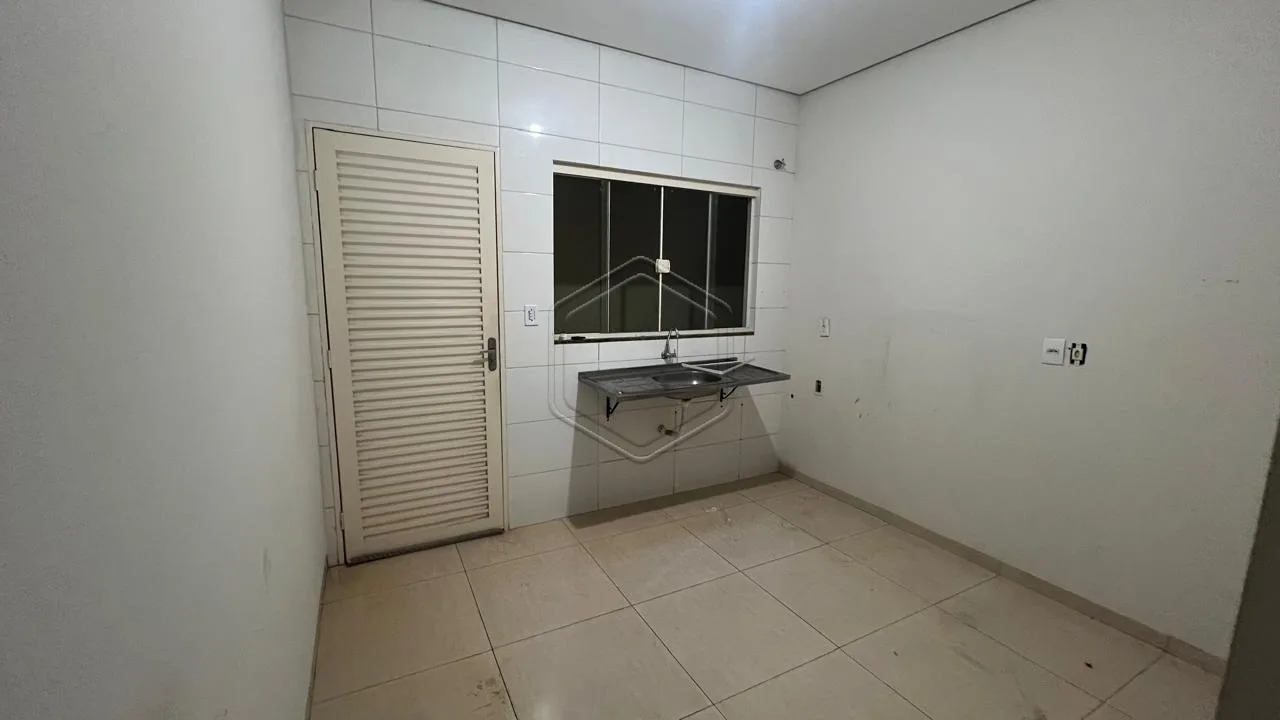 Alugar Casa Residencial / Padr&atilde;o em Dourados R$ 1.700,00 - Foto 3