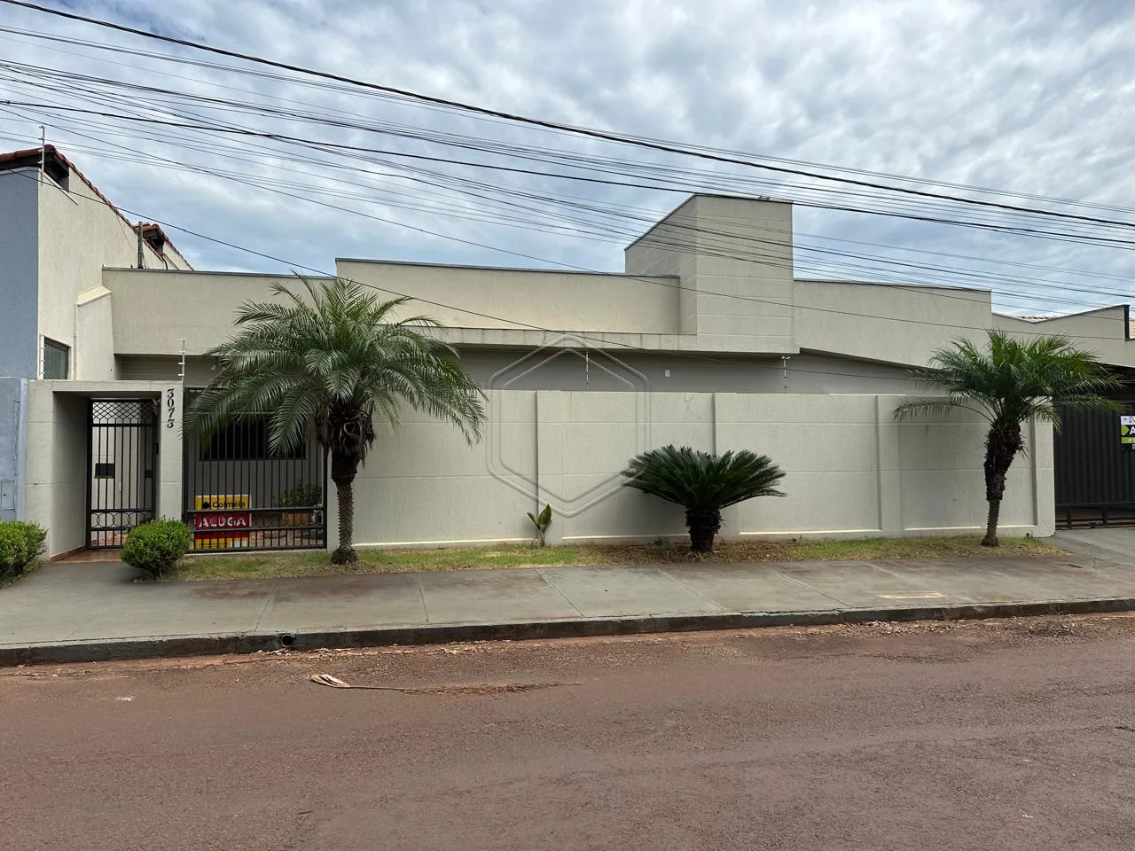 Alugar Casa Residencial / Padr&atilde;o em Dourados R$ 3.800,00 - Foto 1