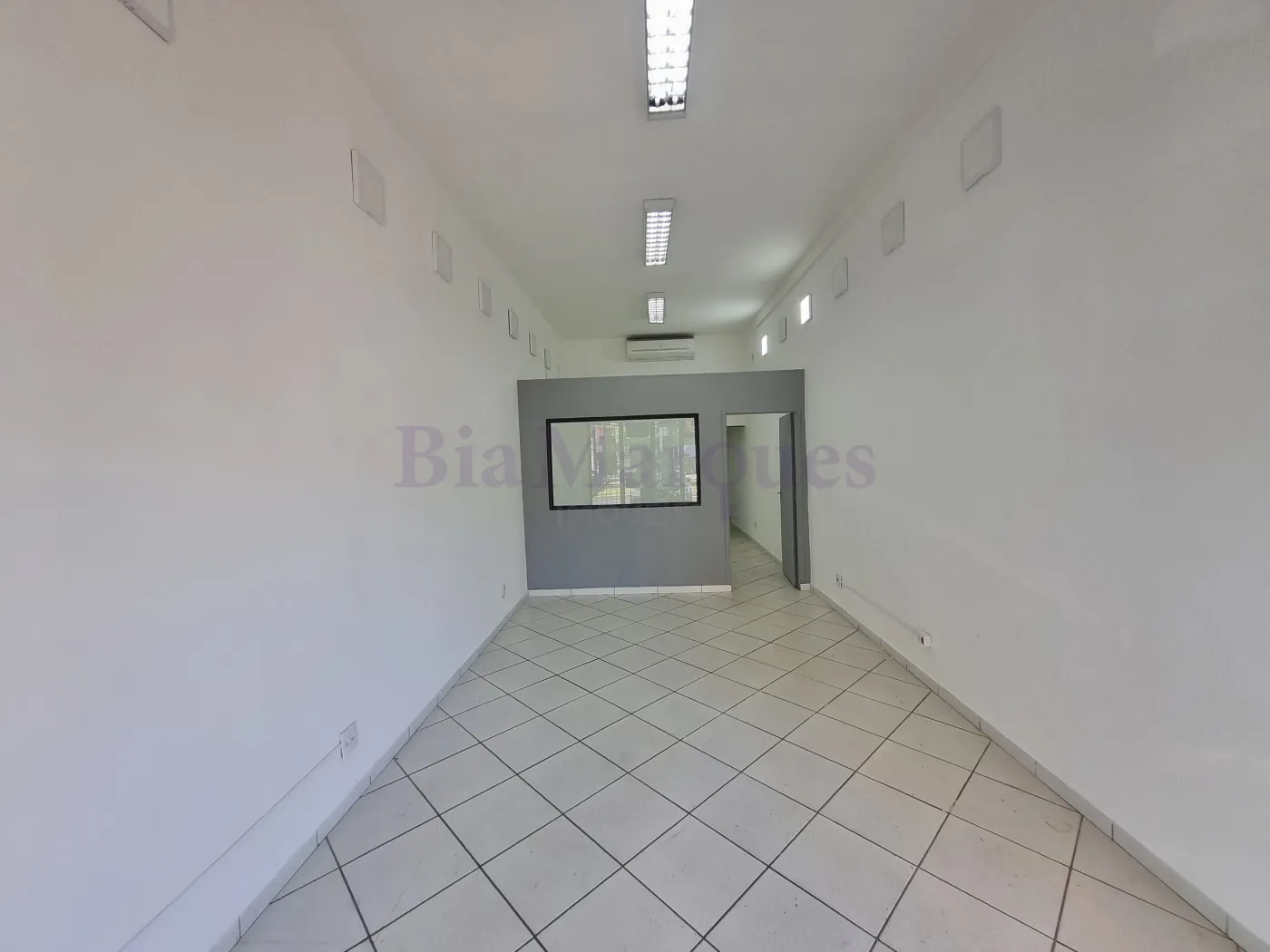 Alugar Comercial / Loja em Ribeir&atilde;o Preto R$ 54.900,00 - Foto 1