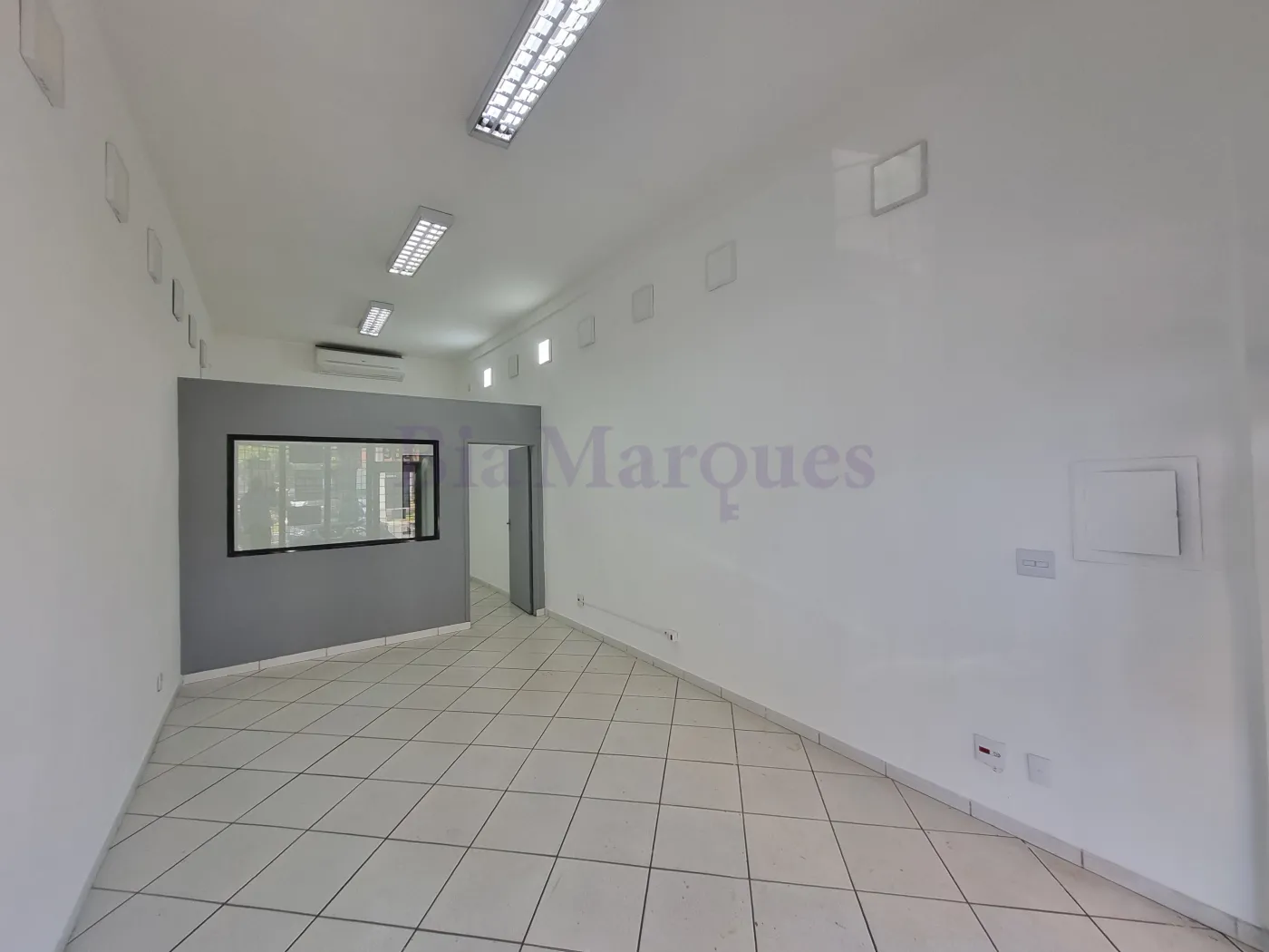 Alugar Comercial / Loja em Ribeir&atilde;o Preto R$ 54.900,00 - Foto 2