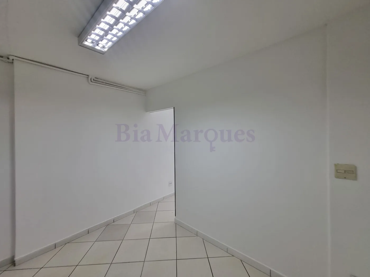 Alugar Comercial / Loja em Ribeir&atilde;o Preto R$ 54.900,00 - Foto 8