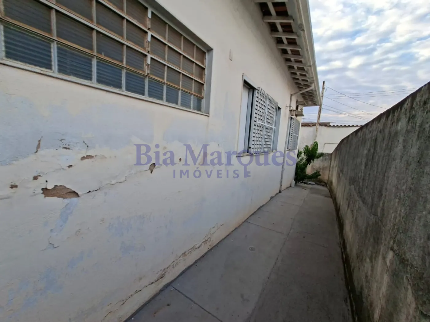 Comprar Casa / Padr&atilde;o em Ribeir&atilde;o Preto R$ 450.000,00 - Foto 2