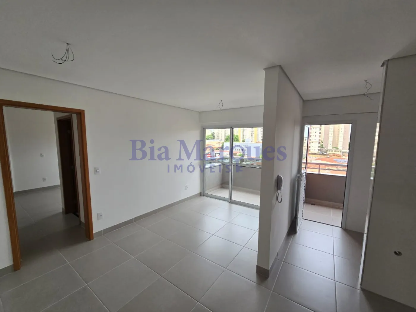 Comprar Apartamento / Padr&atilde;o em Ribeir&atilde;o Preto R$ 350.000,00 - Foto 2