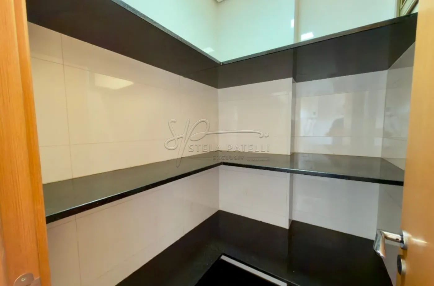 Alugar Apartamento / Padr&atilde;o em Ribeir&atilde;o Preto R$ 3.900,00 - Foto 16
