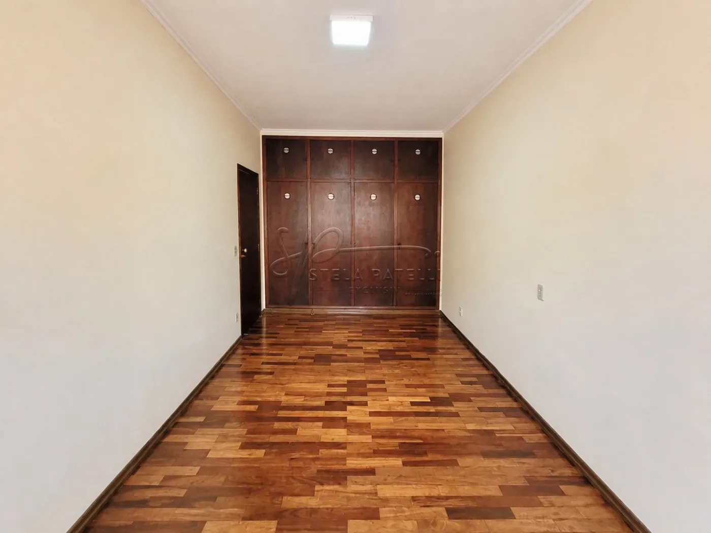 Alugar Casa / Padr&atilde;o em Ribeir&atilde;o Preto R$ 4.000,00 - Foto 2