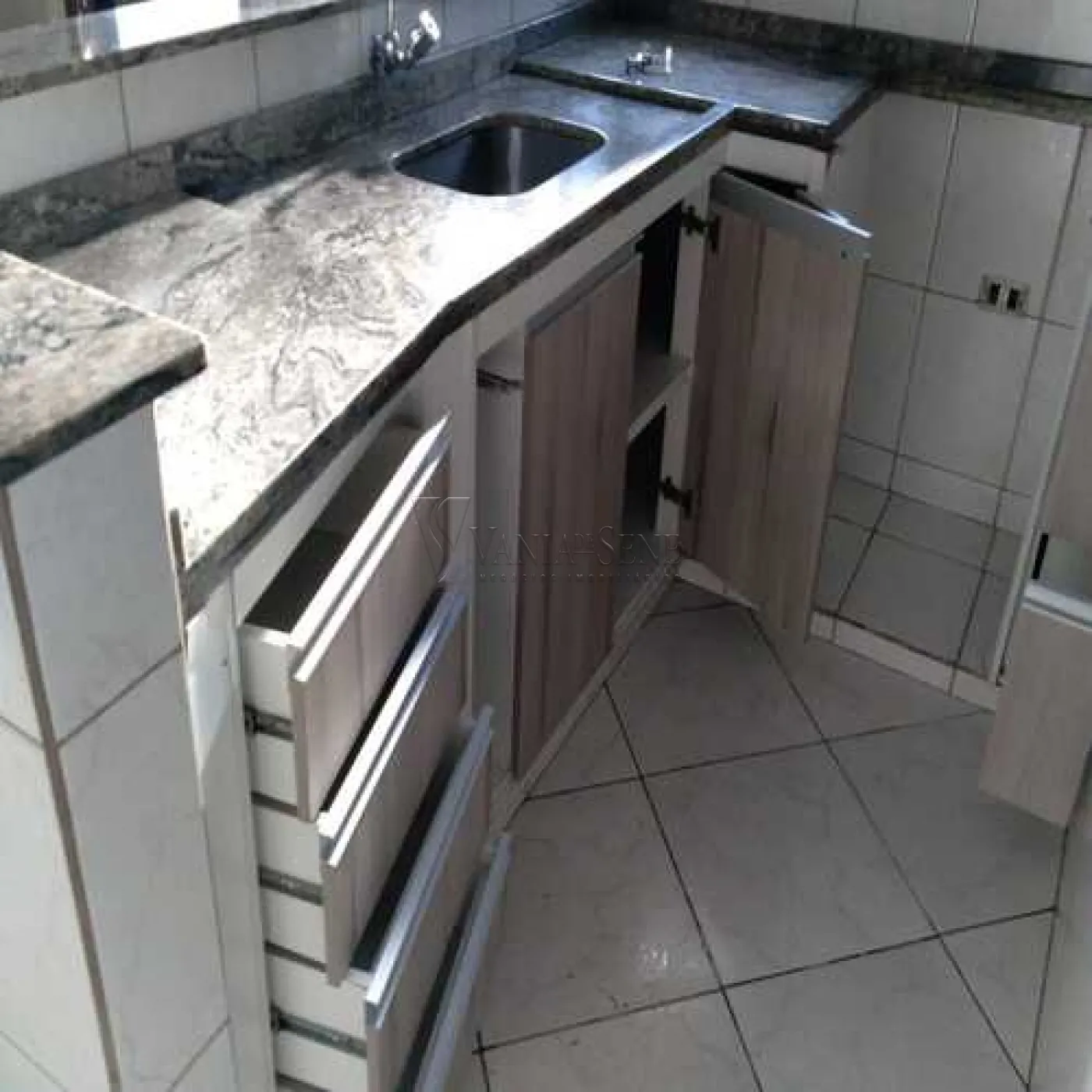 Comprar Casa / Padr&atilde;o em S&atilde;o Jos&eacute; dos Campos R$ 400.000,00 - Foto 9