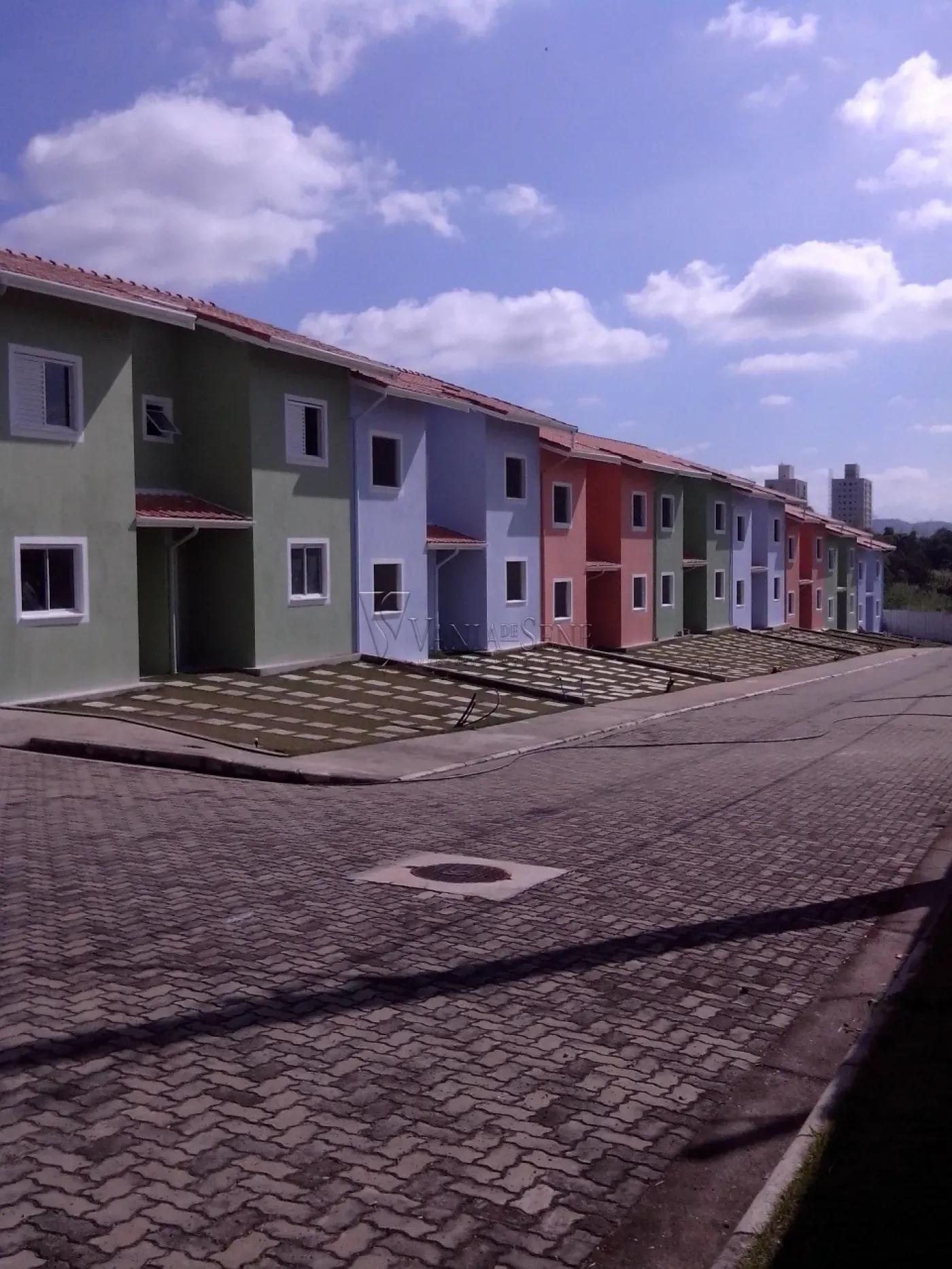 Alugar Casa / Condom&iacute;nio em S&atilde;o Jos&eacute; dos Campos R$ 2.500,00 - Foto 1