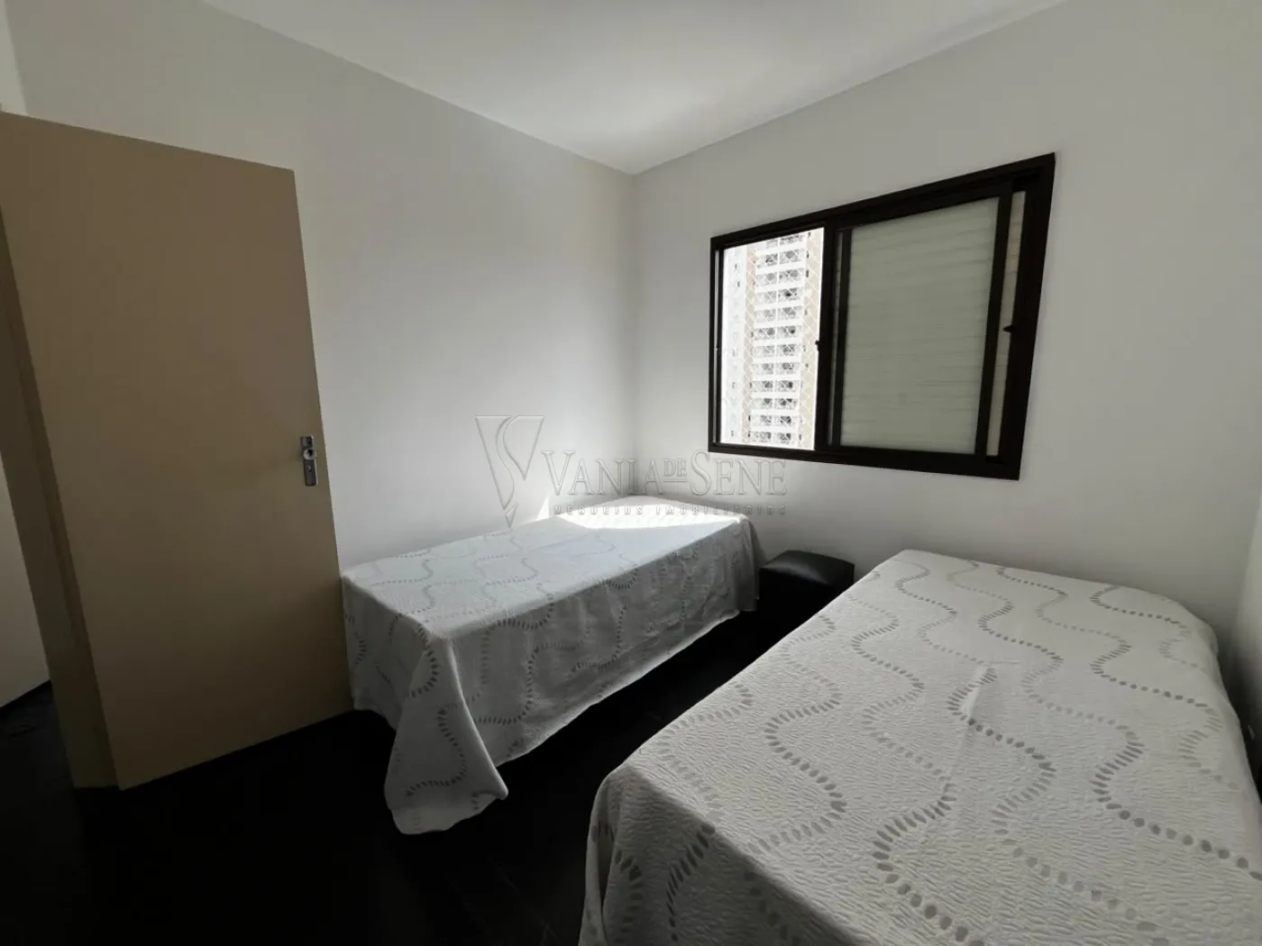 Alugar Apartamento / Padr&atilde;o em S&atilde;o Jos&eacute; dos Campos R$ 2.350,00 - Foto 16