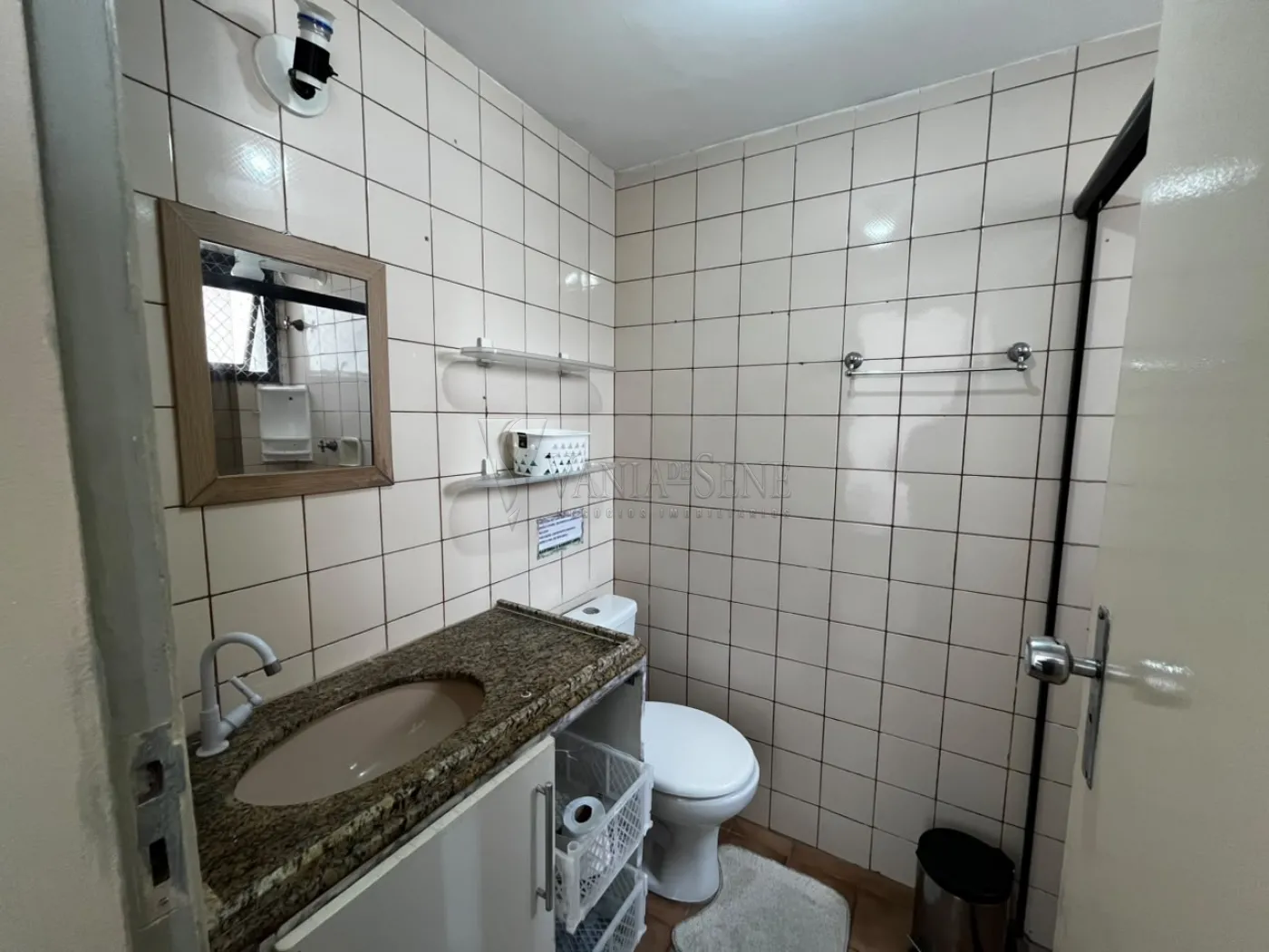 Alugar Apartamento / Padr&atilde;o em S&atilde;o Jos&eacute; dos Campos R$ 2.350,00 - Foto 17