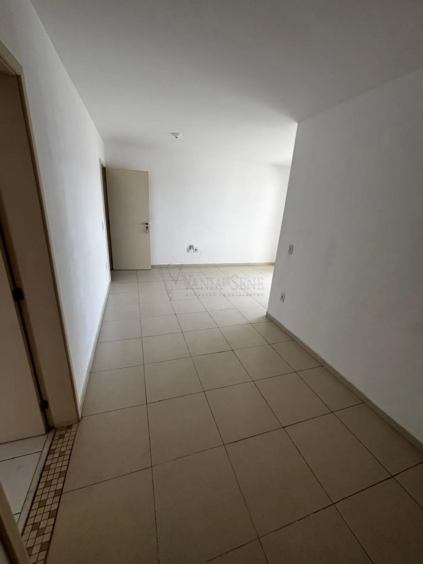 Alugar Apartamento / Padr&atilde;o em S&atilde;o Jos&eacute; dos Campos R$ 3.200,00 - Foto 2