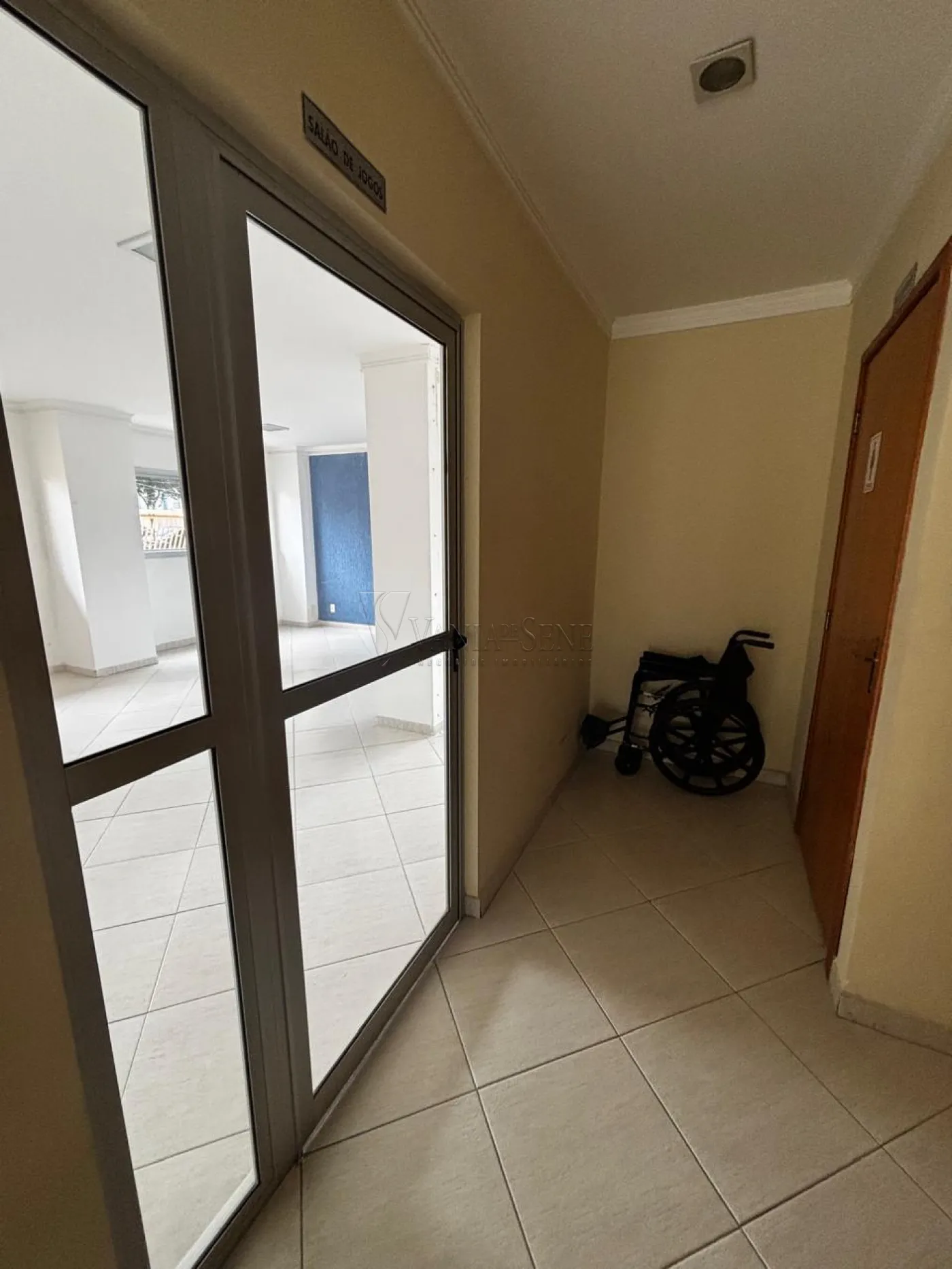 Alugar Apartamento / Padr&atilde;o em S&atilde;o Jos&eacute; dos Campos R$ 3.200,00 - Foto 14