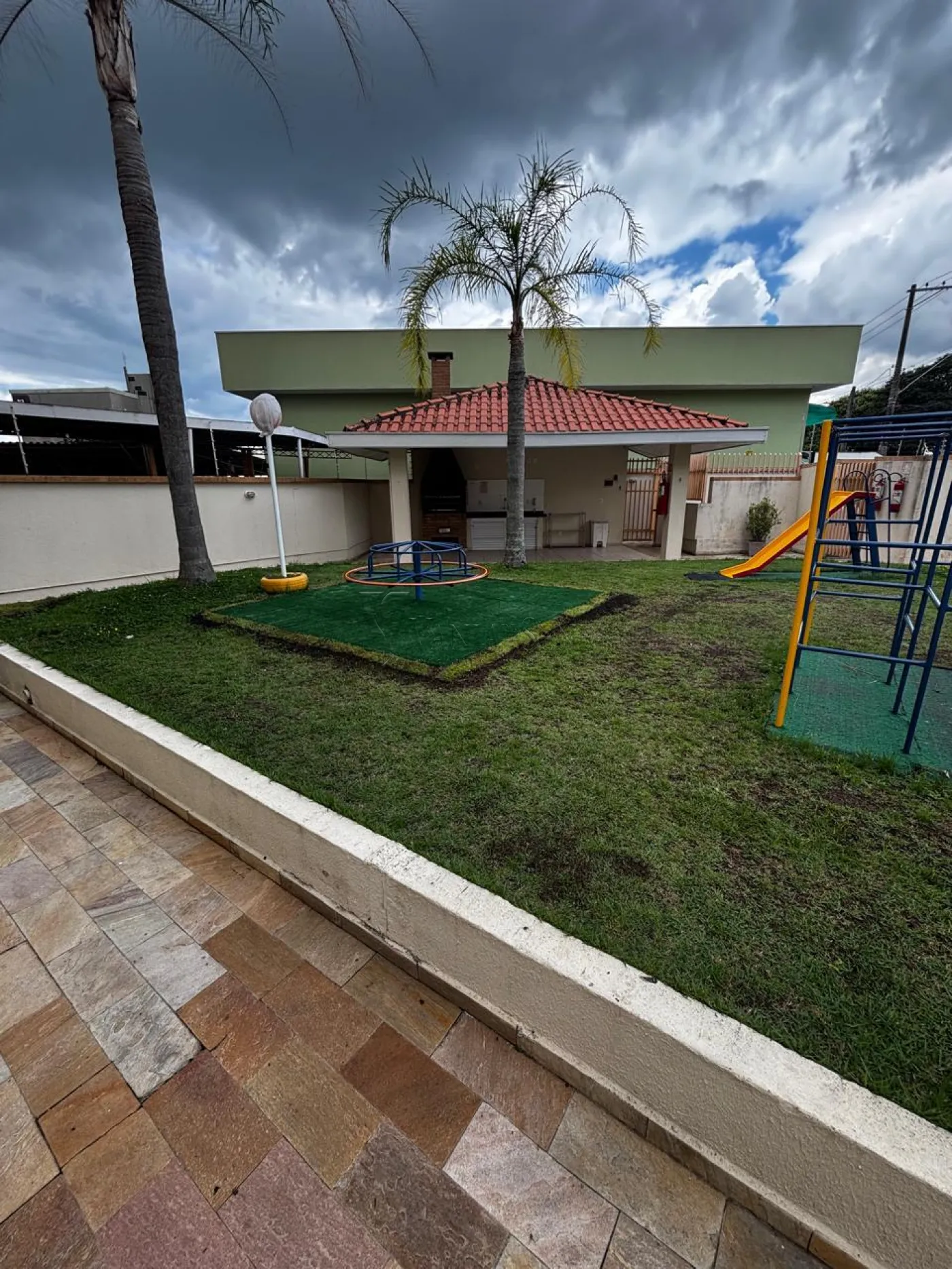 Alugar Apartamento / Padr&atilde;o em S&atilde;o Jos&eacute; dos Campos R$ 3.200,00 - Foto 17