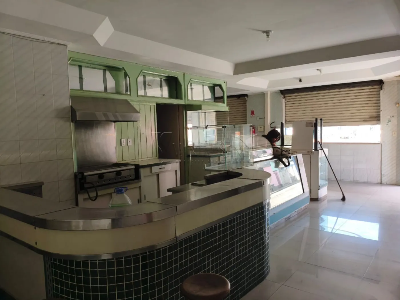 Alugar Comercial / Pr&eacute;dio em S&atilde;o Jos&eacute; dos Campos R$ 4.000,00 - Foto 5