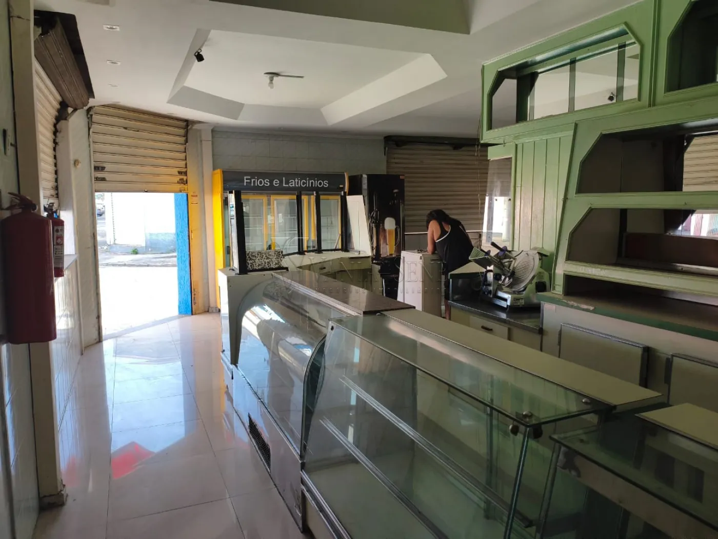 Alugar Comercial / Pr&eacute;dio em S&atilde;o Jos&eacute; dos Campos R$ 4.000,00 - Foto 1