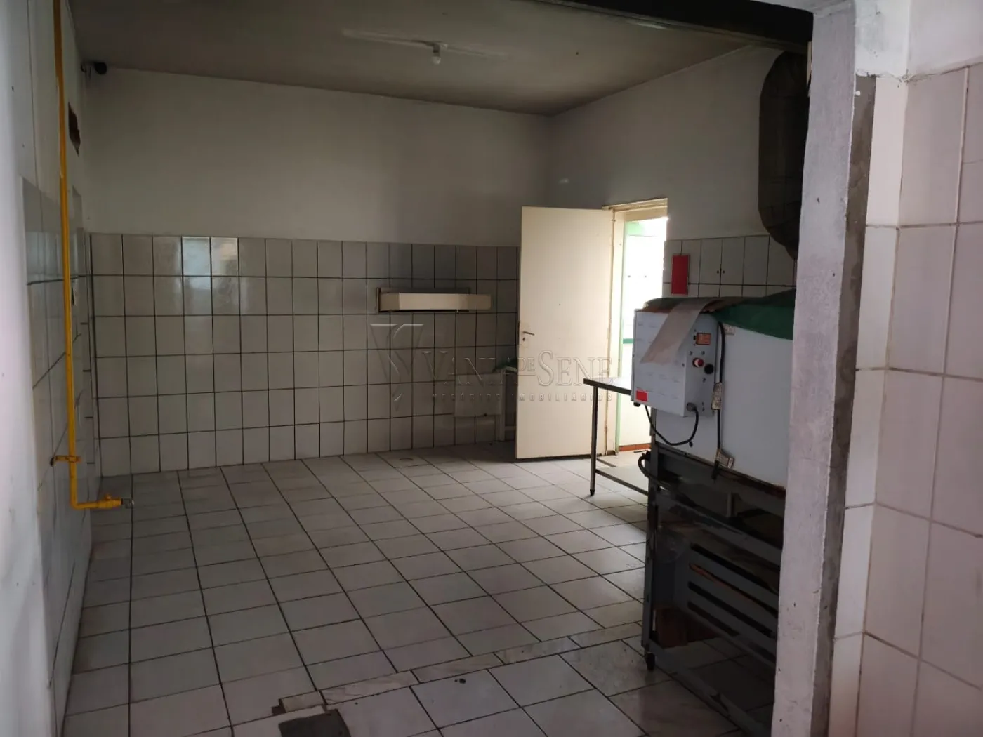 Alugar Comercial / Pr&eacute;dio em S&atilde;o Jos&eacute; dos Campos R$ 4.000,00 - Foto 24