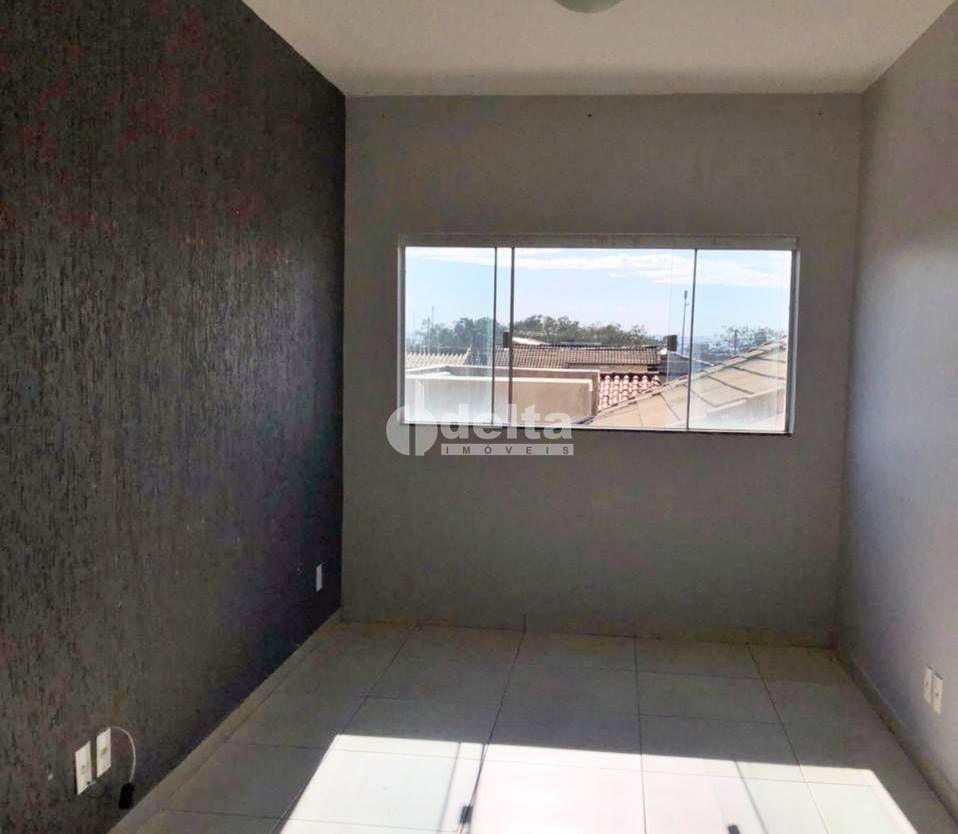 Comprar Apartamento / Padr&atilde;o em Uberl&acirc;ndia R$ 160.000,00 - Foto 2